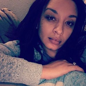 Meet your Posher, Apryl